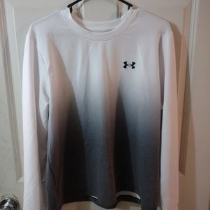 Under armor sweatshirt size medium black and white